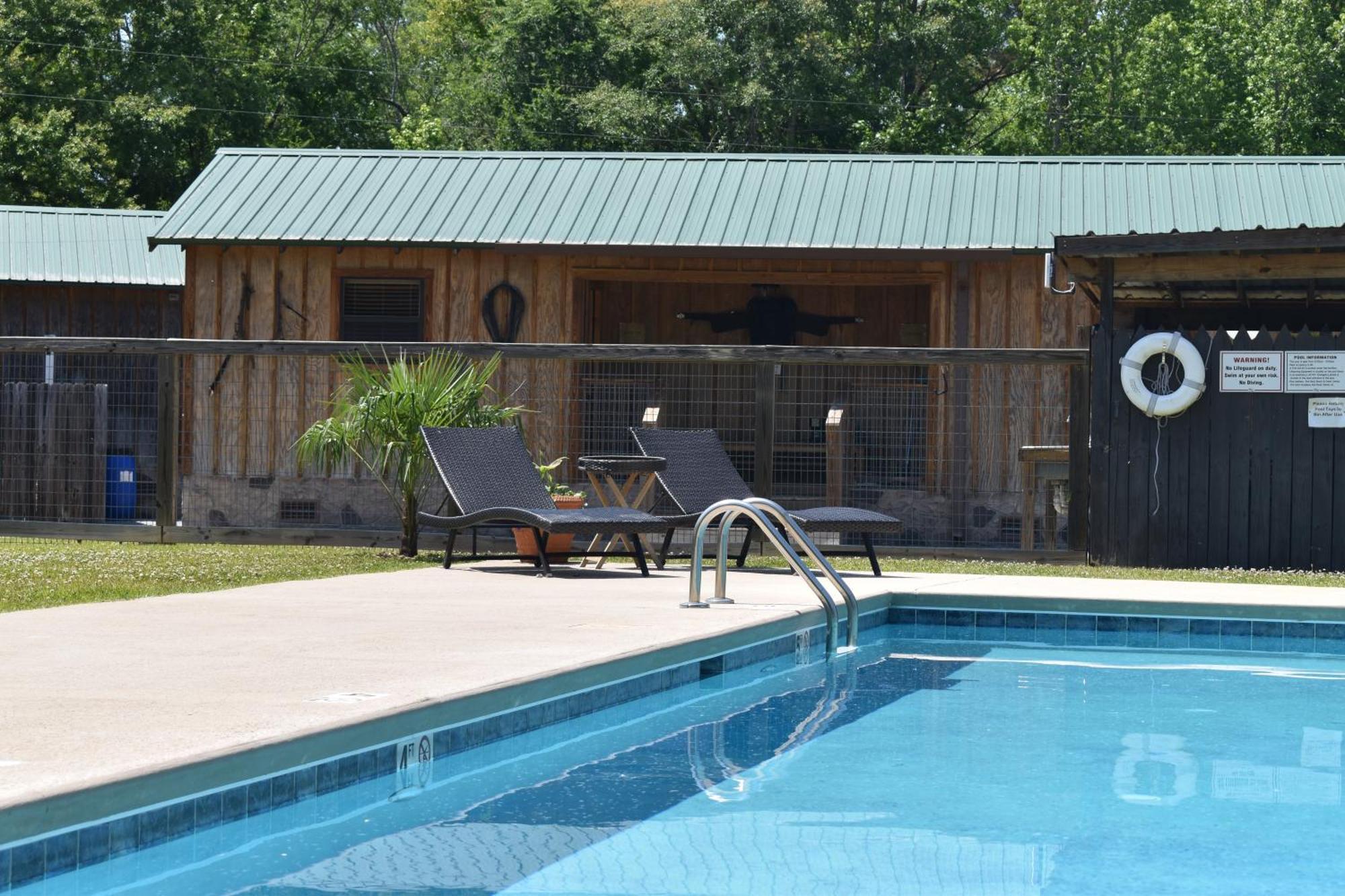 Hotel Kick Back Ranch Ramer Exterior foto